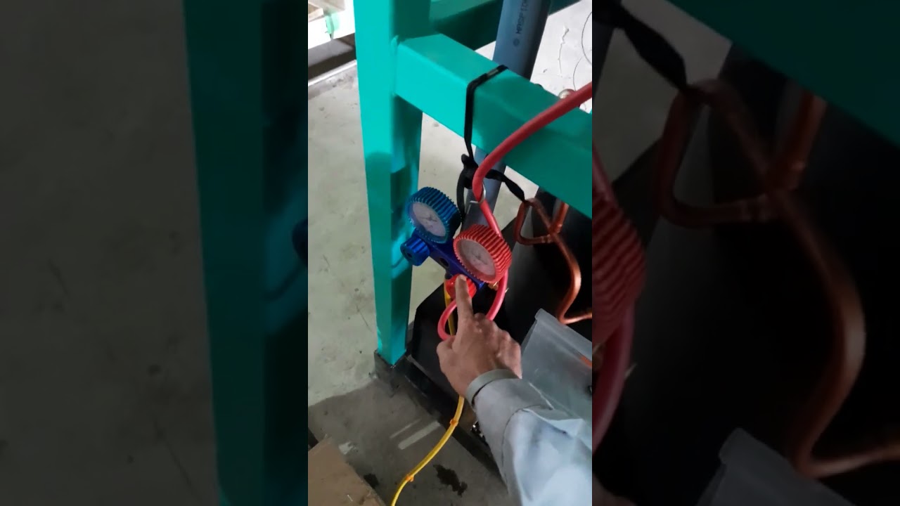 proses tambah freon (mesin es tube)