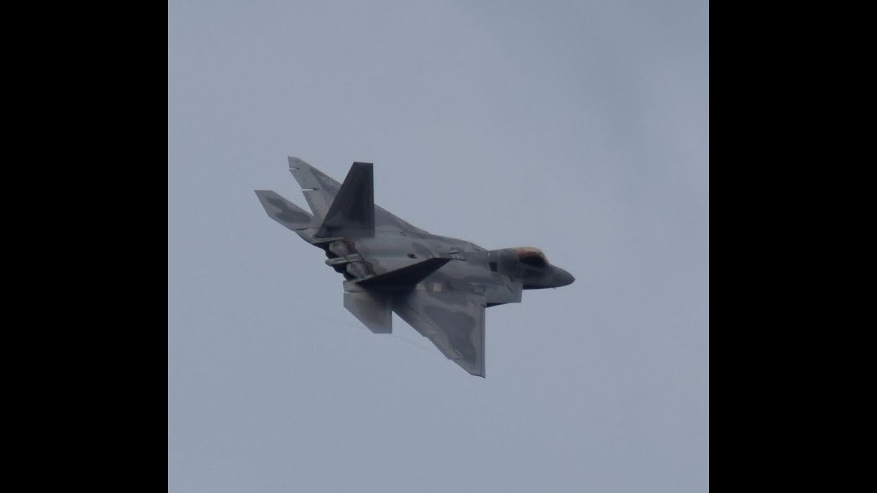 F22 Amazing maneuvers