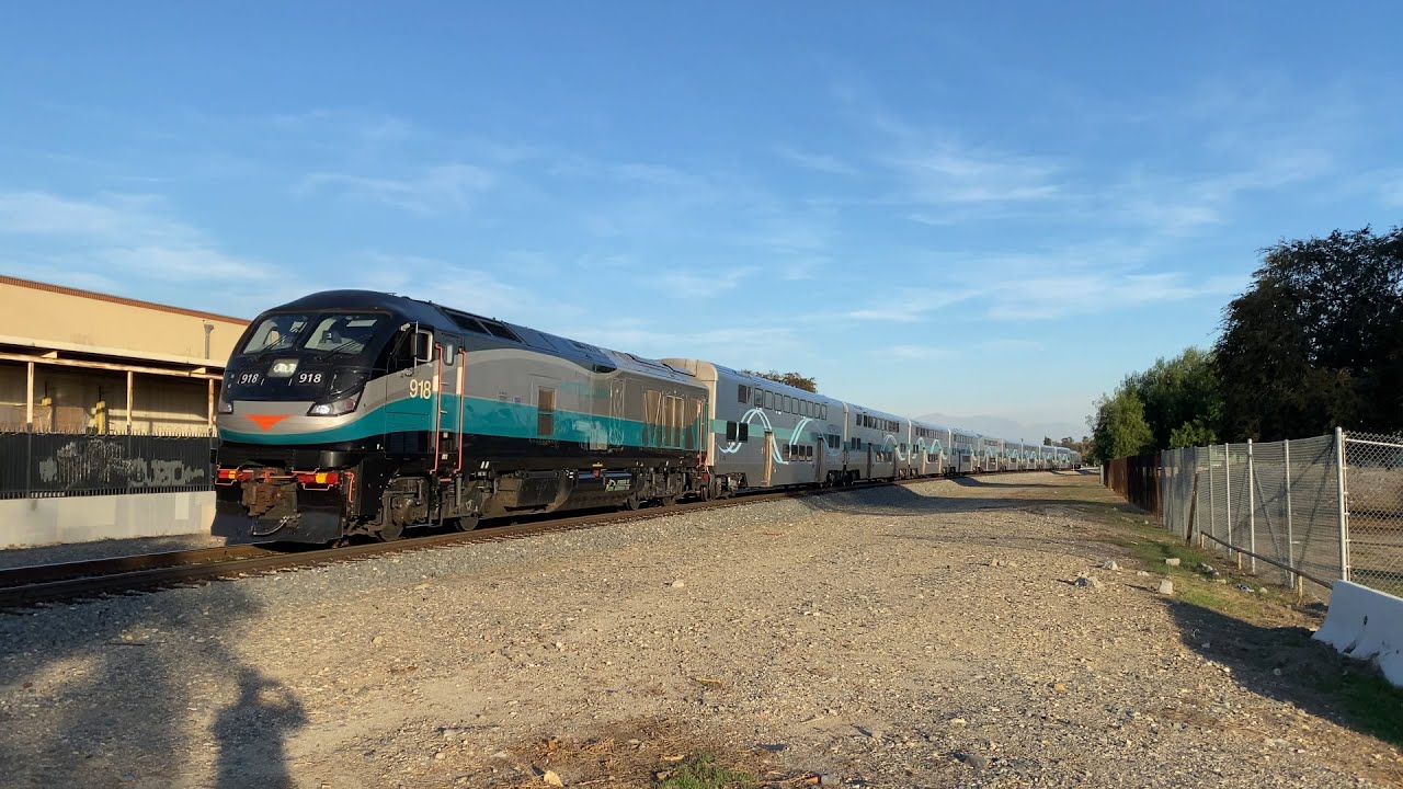 Chasing The Metrolink (SCAX) Holiday Express Train On The San Bernardino Line (12/2/23)