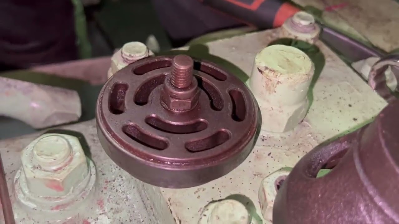 Fourth engineer jobs....How to remove and replace high pressure valve for Main air compressor