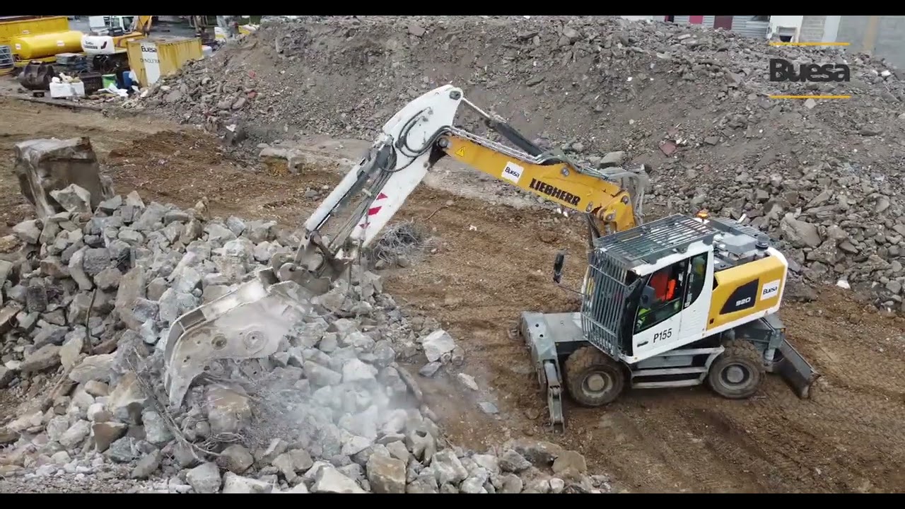 Curage, désamiantage, déconstruction des bâtiments du Marché Gare de Nîmes