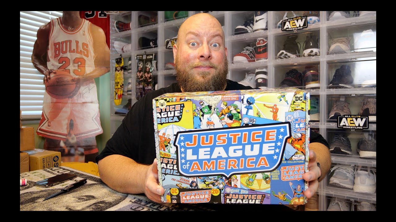 Check out the Summer 2019 World’s Finest The Collection MYSTERY BOX Featuring THE JUSTICE LEAGUE