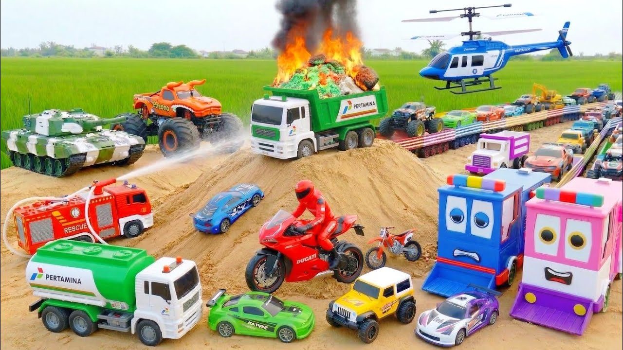 Detik-Detik RC Dump truck Terbakar Habis‼️Truk Tronton Bongkar Mobil-Mobilan Truk Molen, Mobil balap