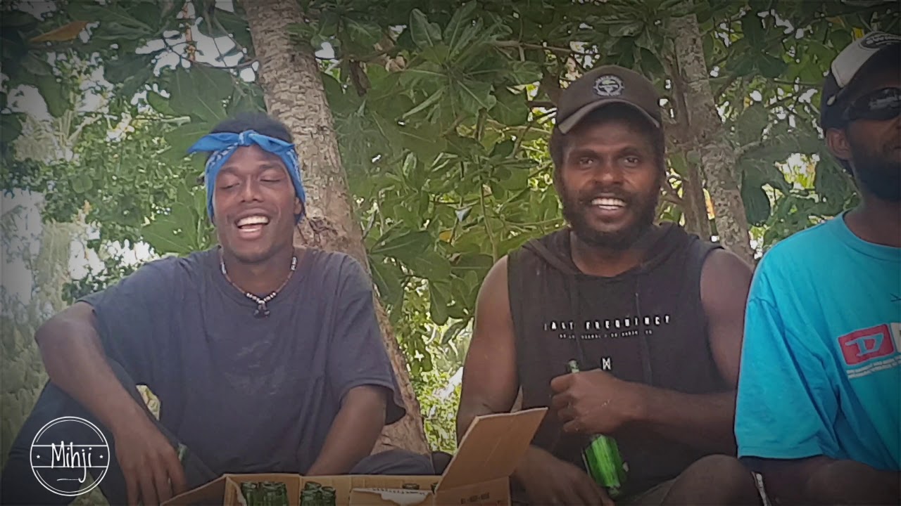 TAVERU STRING BAND 🇻🇺🎼 PALUS