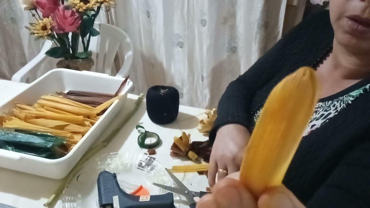 Como fazer Girassol de palha de milho com a Marlene