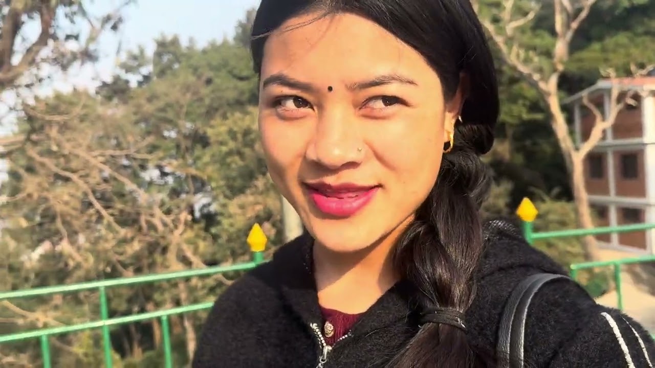 बादर को रमाइलो हसाउने video 
