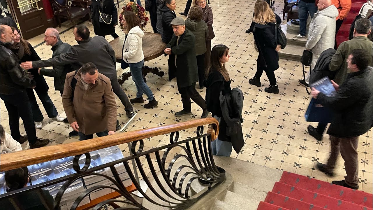 SELAM YİNE KAPINDAYIM