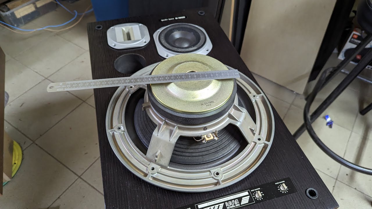 Внутри Pioneer S-180D