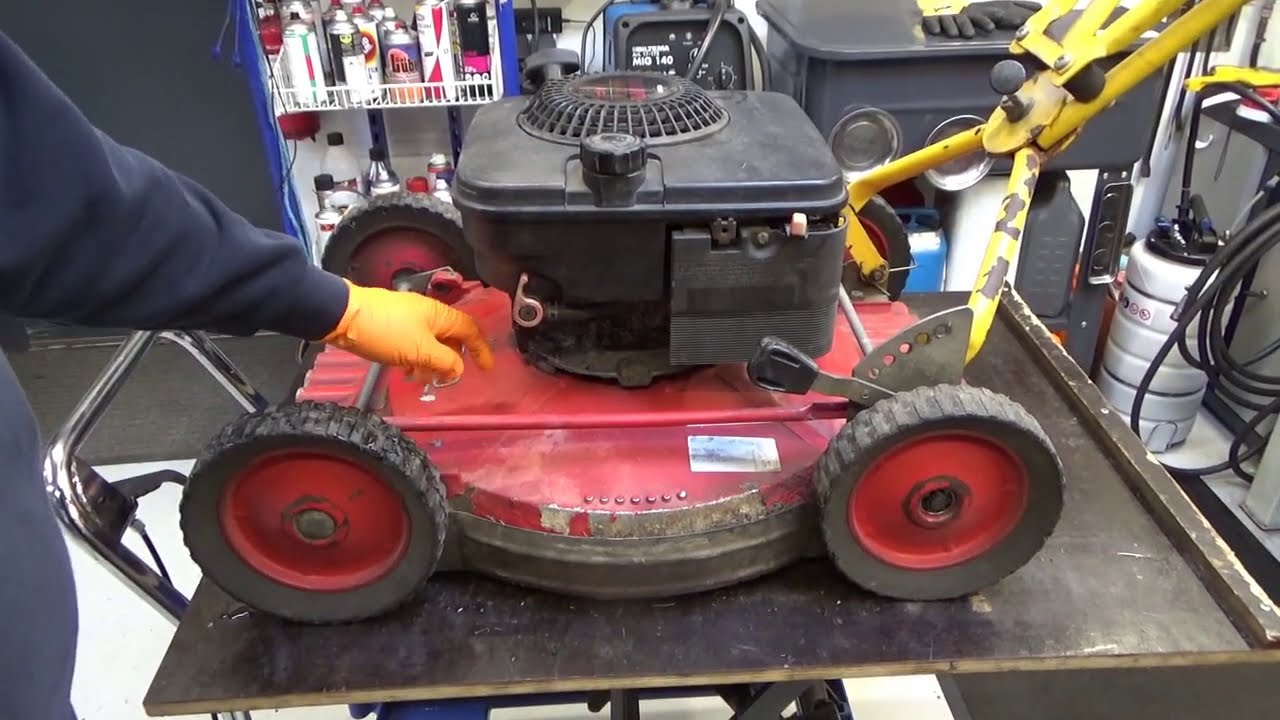 30 years old Klippo lawn mower - Part 1