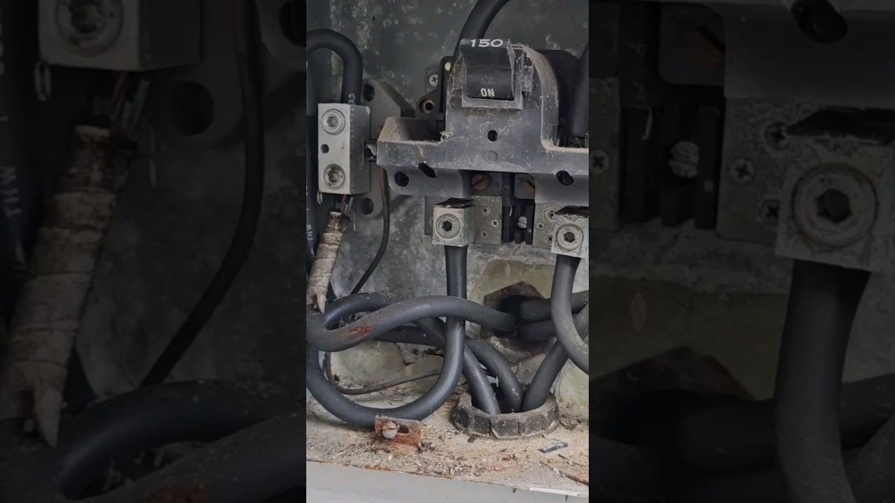 Flickering lights, what do you see in this federal pacific main breaker panel could be the cause?
