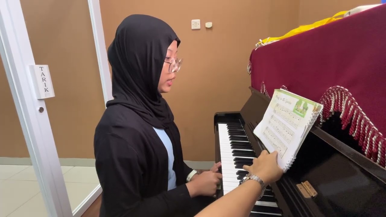 Doc review ujian Sabtu, 7 Februari 2026 : Aruna - MW Piano Course 1 Play in the garden 