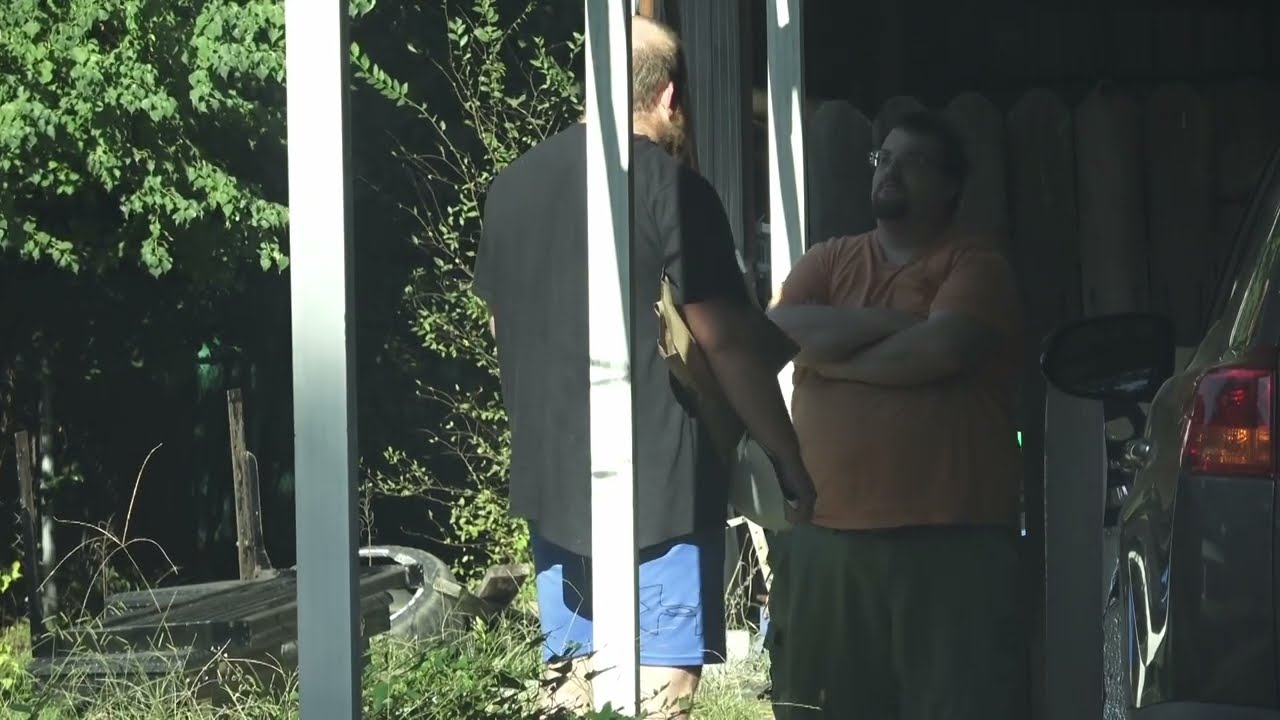 Man Recognizes Who I Am and His Crazy Family Defends Him! ARRESTED (Sterlington, Louisiana)