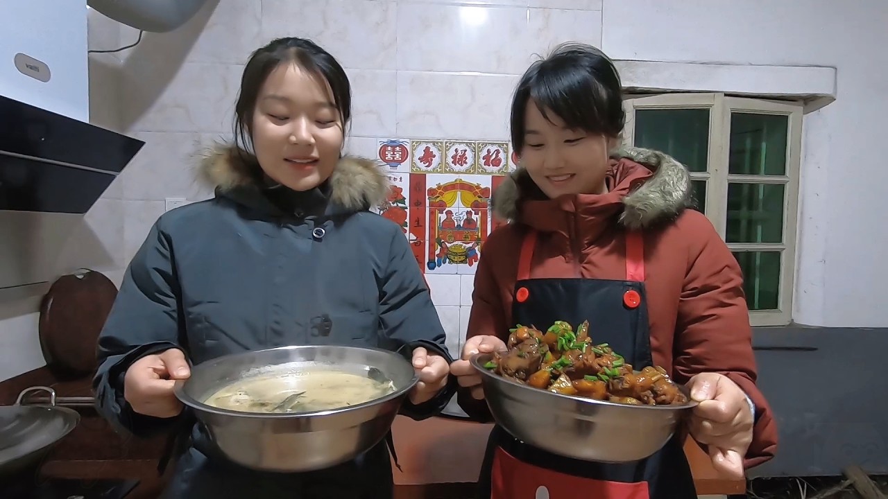 猪猪准备把皮皮养到130斤，特地去宰了只鸡，再整一大桌菜随便吃
