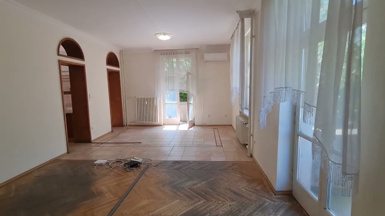 Dunaújváros Belvárosában 130 nm- es lakás eladó!