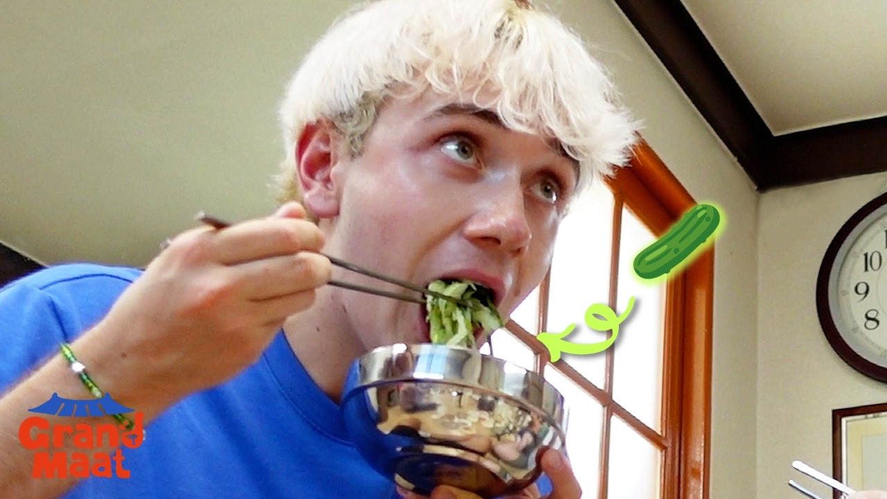 Логан 🥒 против K-Grandmas 🍚 Endless Food Challenge в Корее #logan #logagm ㅣGRAND MAAT EP.1