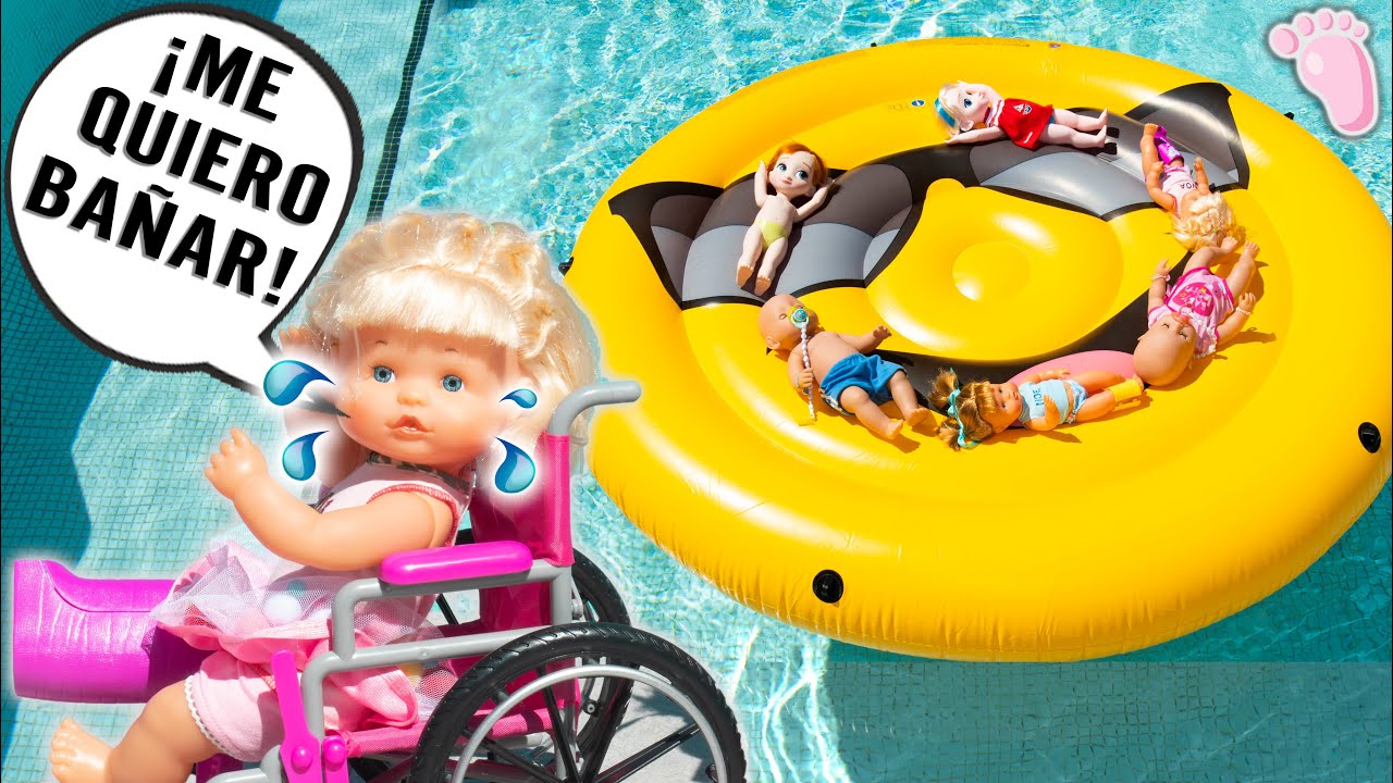 😢 Noa y Noé enfadadas porque con sus piernas escayoladas no se pueden bañar en la piscina 😎