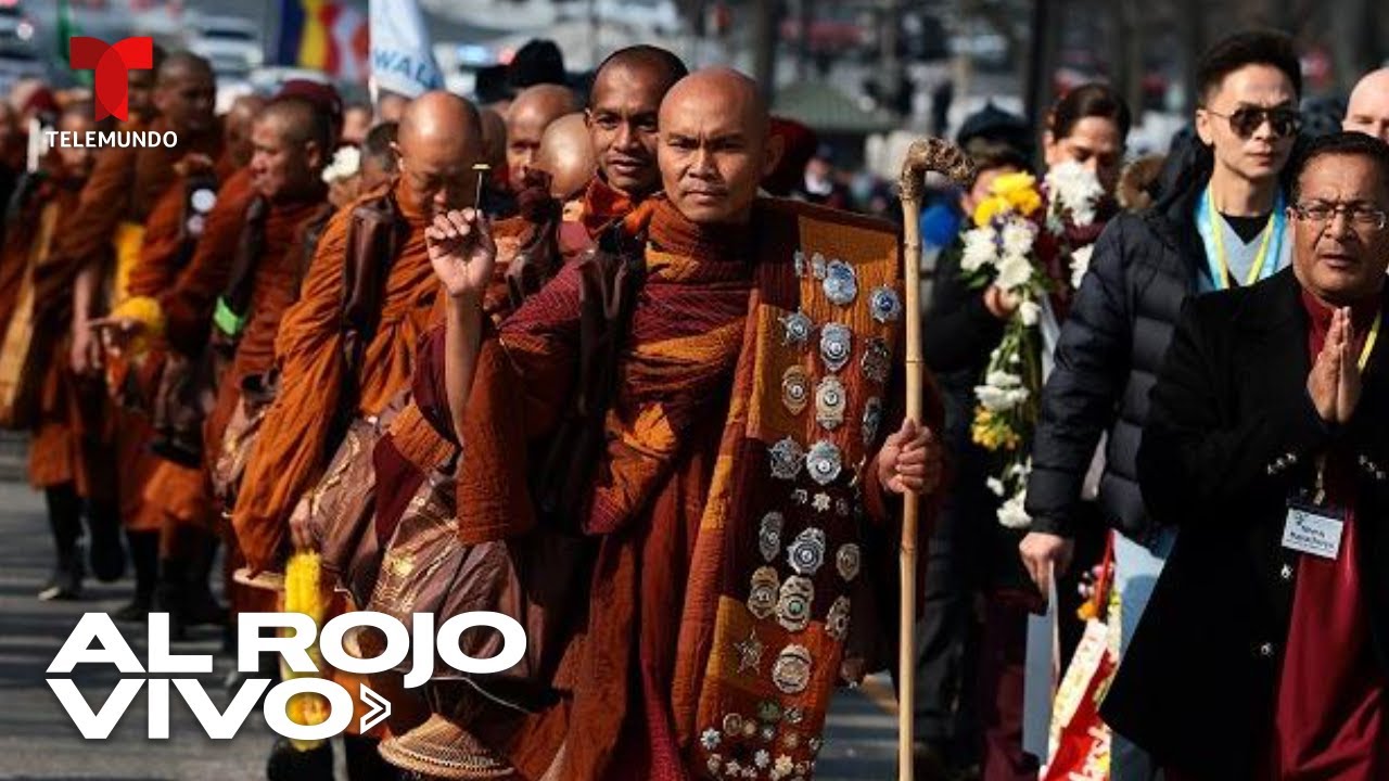 EN VIVO: Monjes budistas visitan el Monumento a Lincoln en Washington, D.C.
