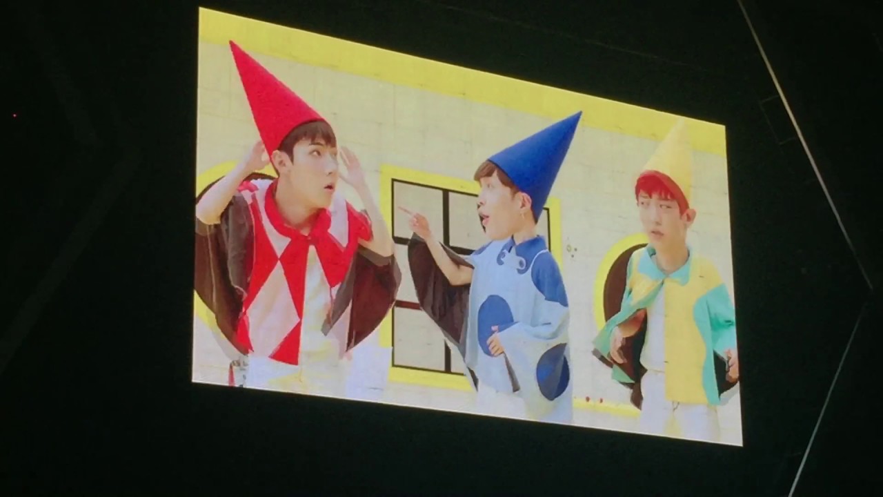 [FANCAM] 170211 170212 EXO 엑소 - Lucky 럭키 VCR @ EXO'rDIUM in HONG KONG