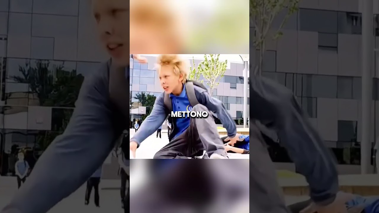 Questo ragazzo ha trovato una bomboletta magica
