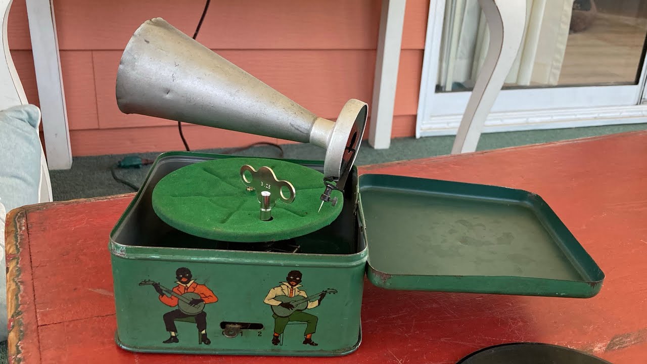 Bing Pigmyphone , Tin Phonograph, Green With Graphics c 1920, Playing A 78 rpm Record