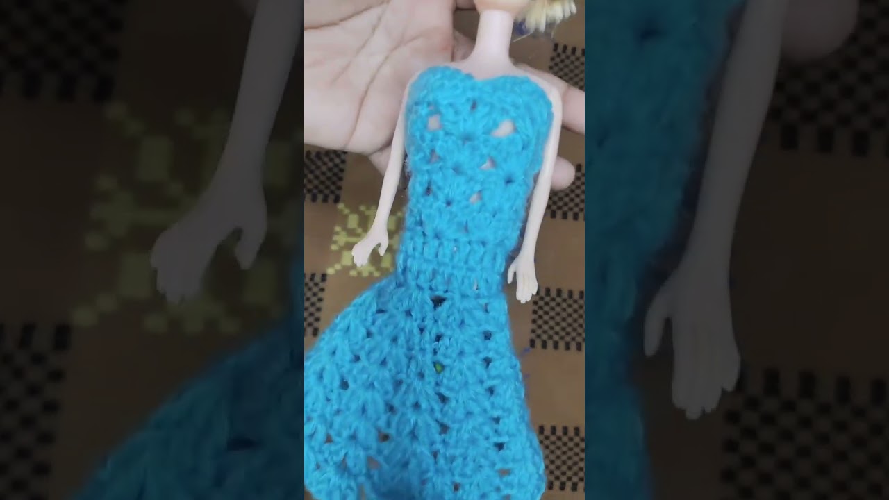 Платье для куклы, связанное крючком 🧶😍 #прямаятрансляция #тренды #трендовыешорты #вязаниекрючком