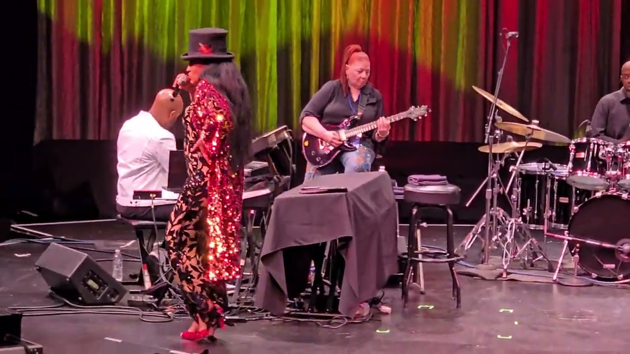 Miki Howard at Westbury Music Fair 🎶 NYC 2025