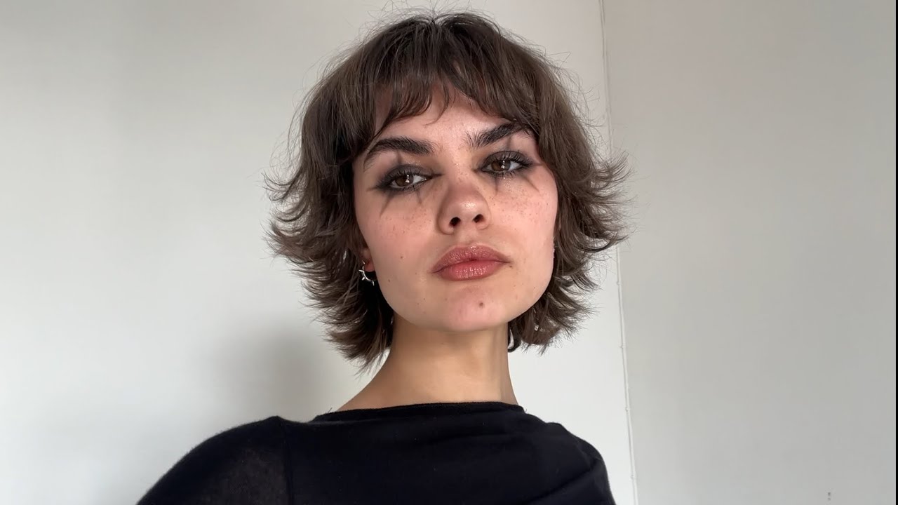vlog - modeling in milan & paris, blind boxes, feeling homesick