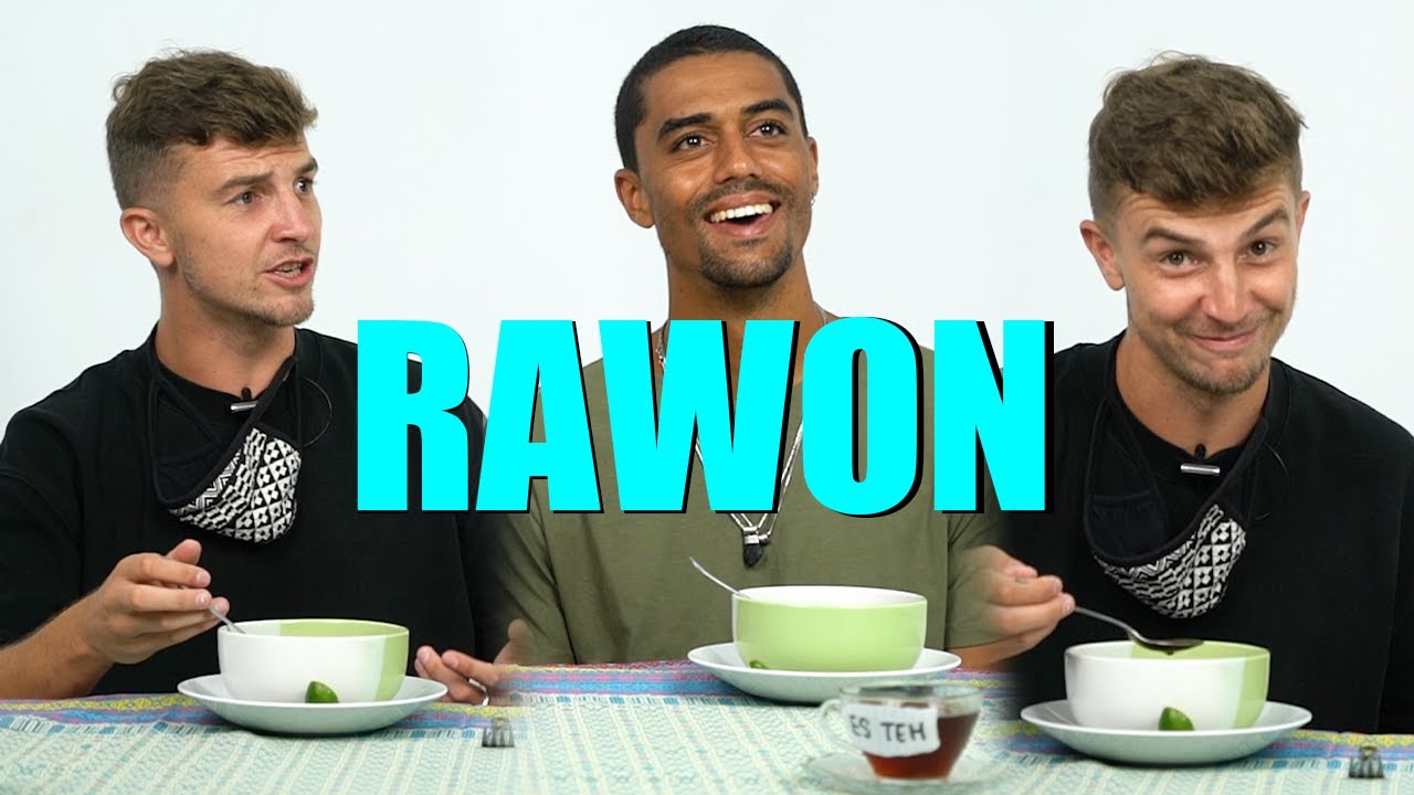 Bule eat RAWON soup in Indonesia