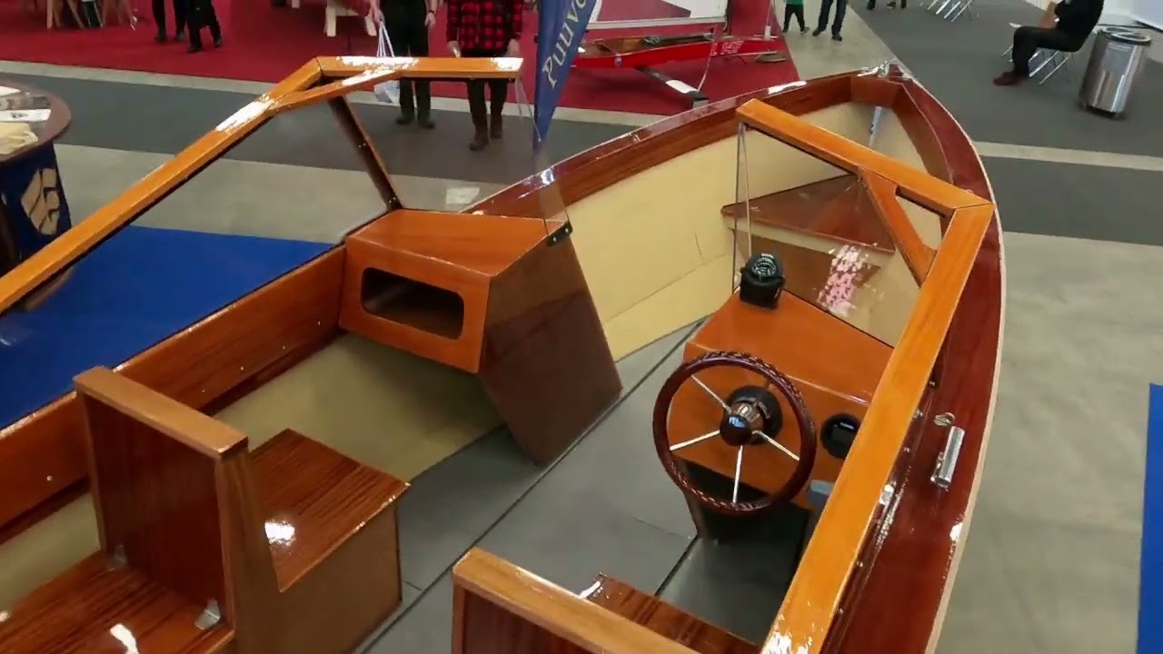 Venemessut 2024, puuveneet ja outboard museum