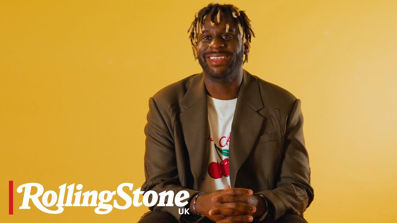 Майлз Смит о своем идеальном партнере по караоке — Эде Ширане — и о желании смотреть футбол с Сэм...