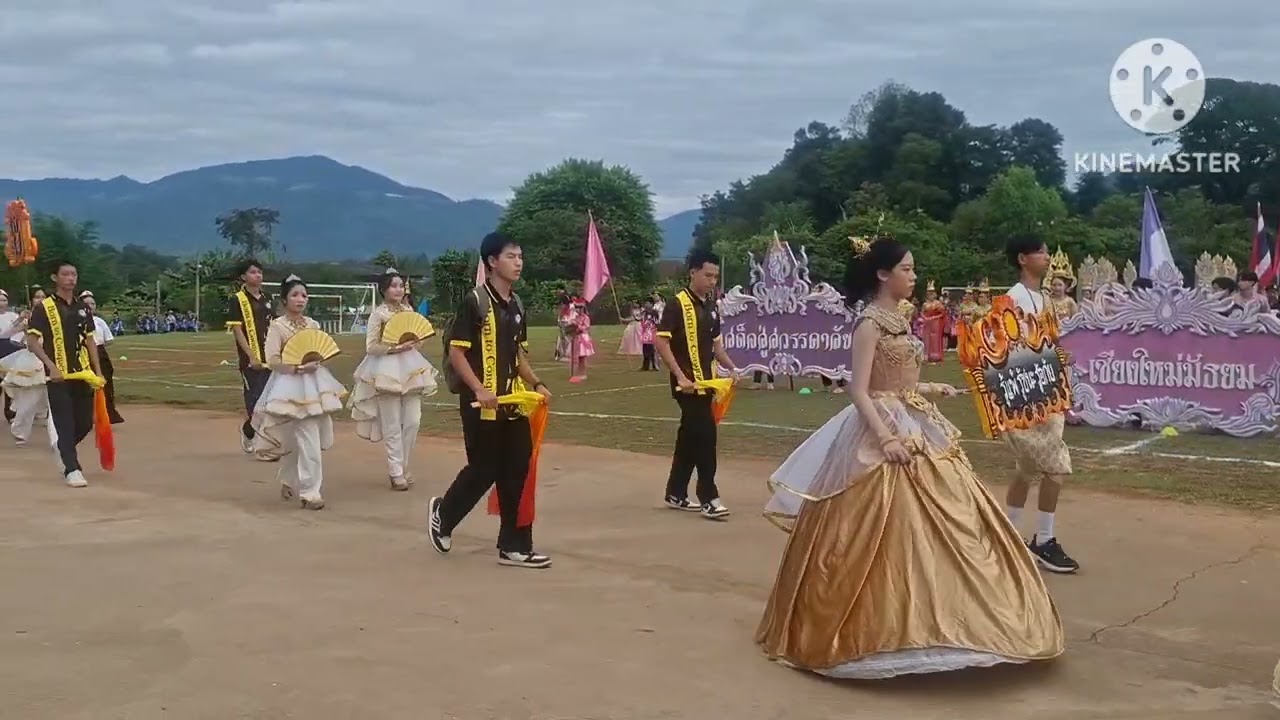 ประมวลภาพ:ขบวนพาเหรดกีฬา รร.เชียงใหม่มัธย