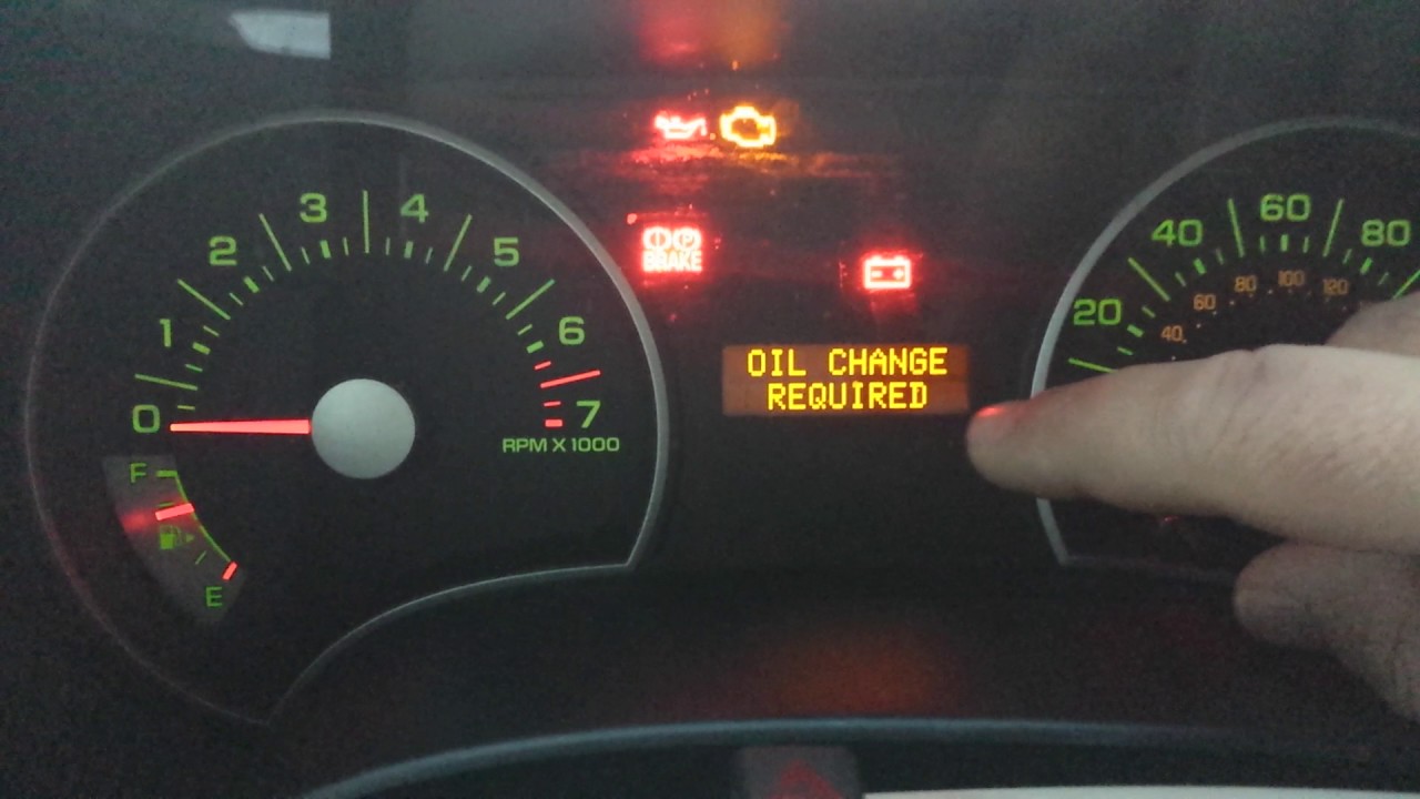 Cómo apagar Luz de Cambio de aceite para Ford Explorer 2007