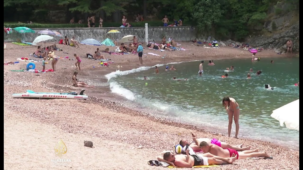 Ne rade elitni hoteli Sveti Stefan i Miločer, plaže postale javno kupalište