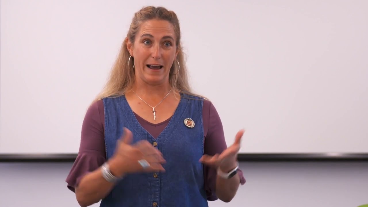 What does an Agricultural Economist do? Dr. Maryfrances Miller NMSU