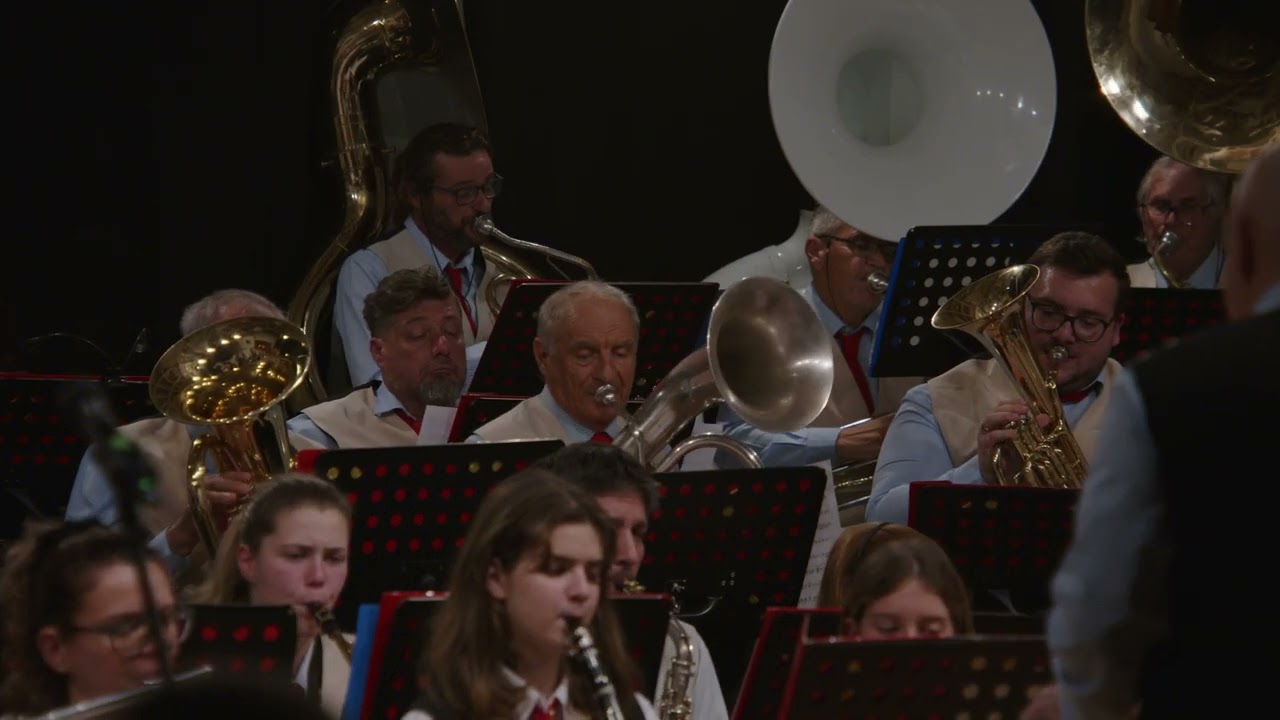 EARTH , WIND & FIRE DANCE MIX   LIMENA GLAZBA BANDA D`OTTONI ROVINJ-ROVIGNO