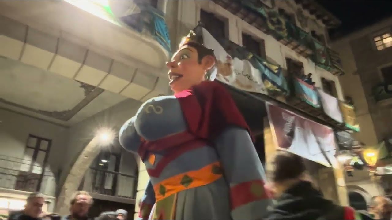 03 El Bufi coral amb els bufons i la Patinfanjàs - Carnaval Solsona 2026