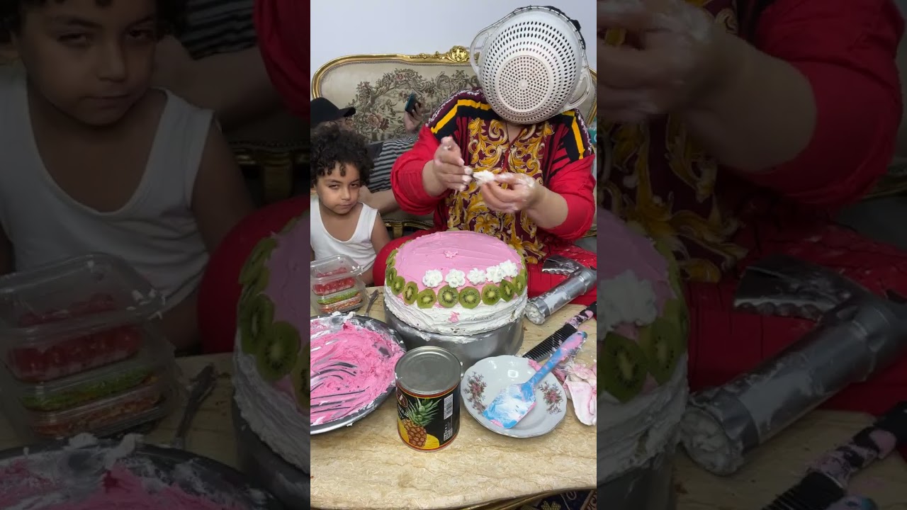 تعالو هنعمل تورته بقا 😜🍰🧁