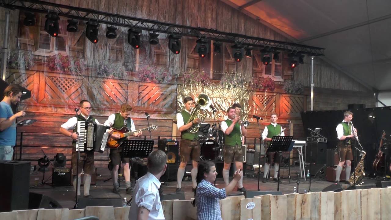 6/8er G'spann - Auf der Autobahn - Woodstock der Blasmusik 2015