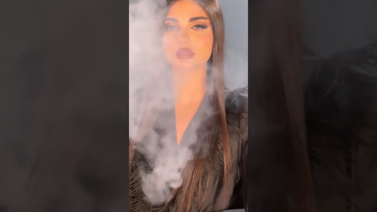 smoking beauty 😍 #reelsvideo #makeup#makeupworld #fashionmakeup#youtubeshorts#shorts2023#shortsfeed