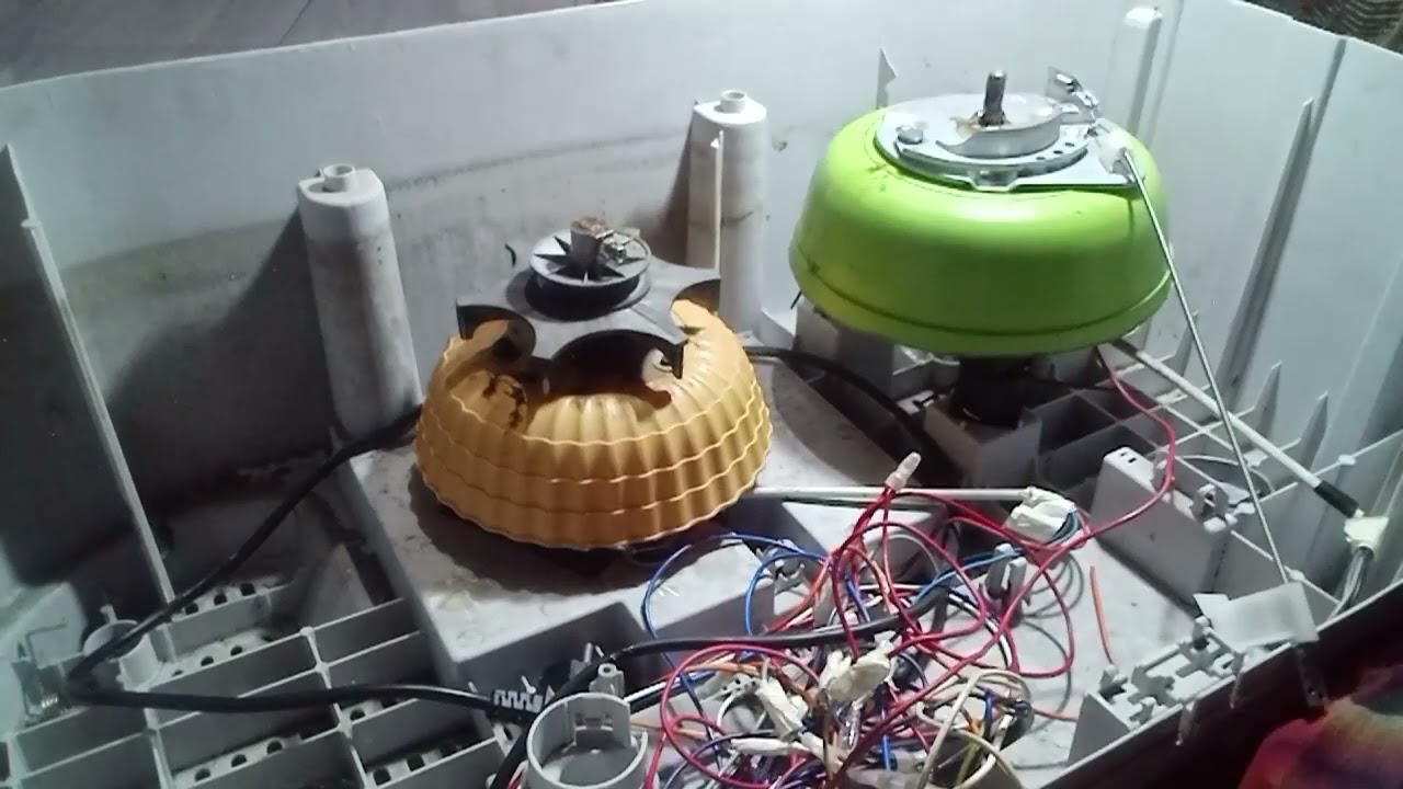 Dasar dasaran cara mencopot kipas dinamo mesin cuci, semoga bermanfaat#fyp #tutorial #serfisdinamo