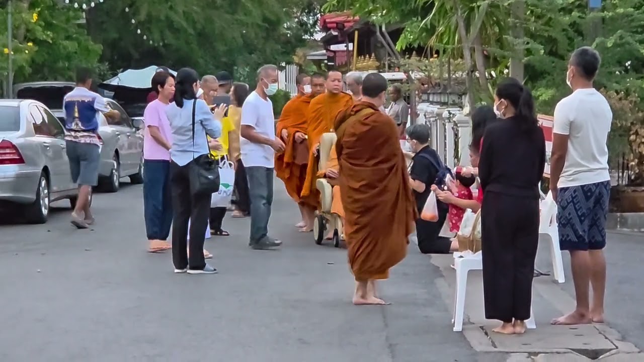 ตักบาตรหลวงปู่สนธิ์ อนาลโย วัดพุทธบูชา 17/02/2569
