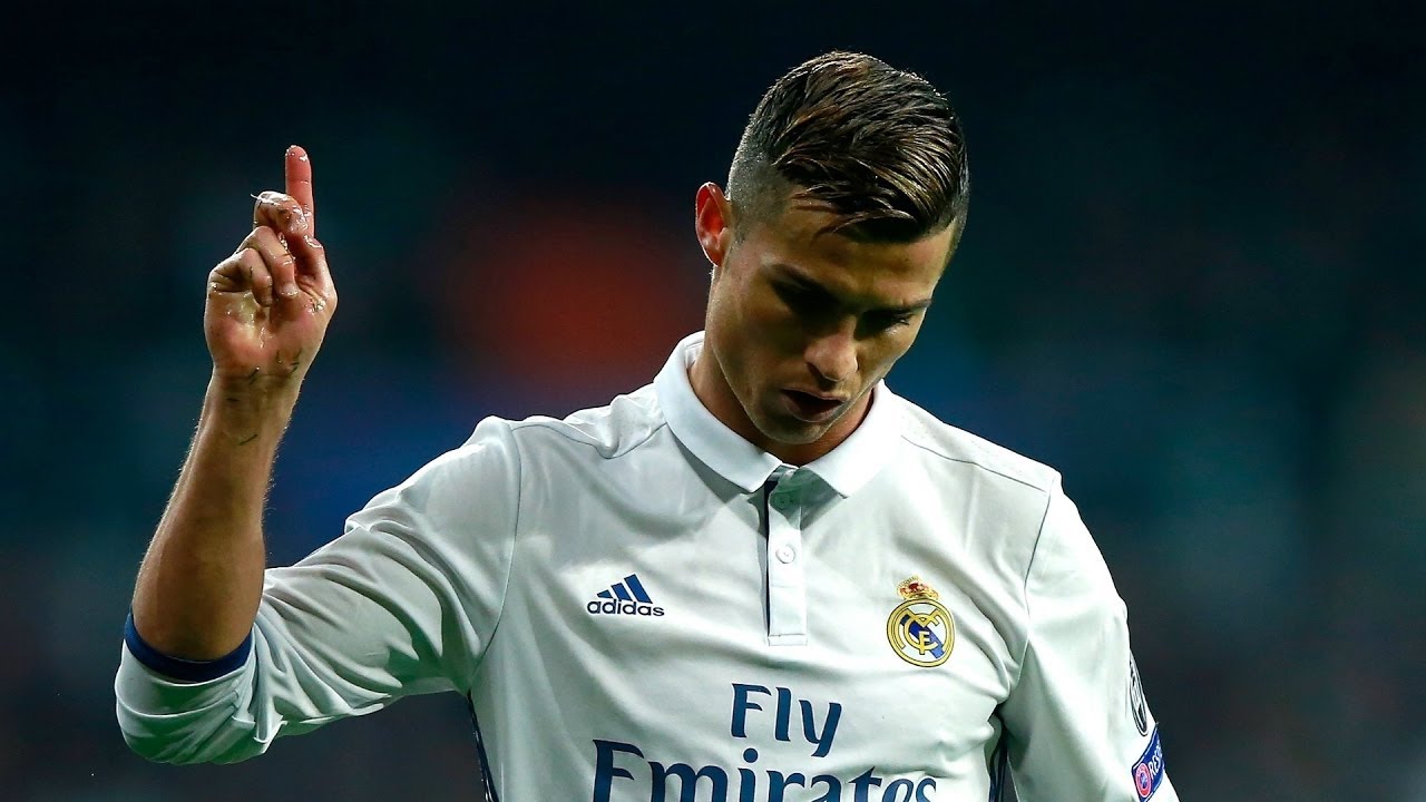 Cristiano Ronaldo 2017 - Lacrim La Dolce Vita I Skills & Goals I 1080p