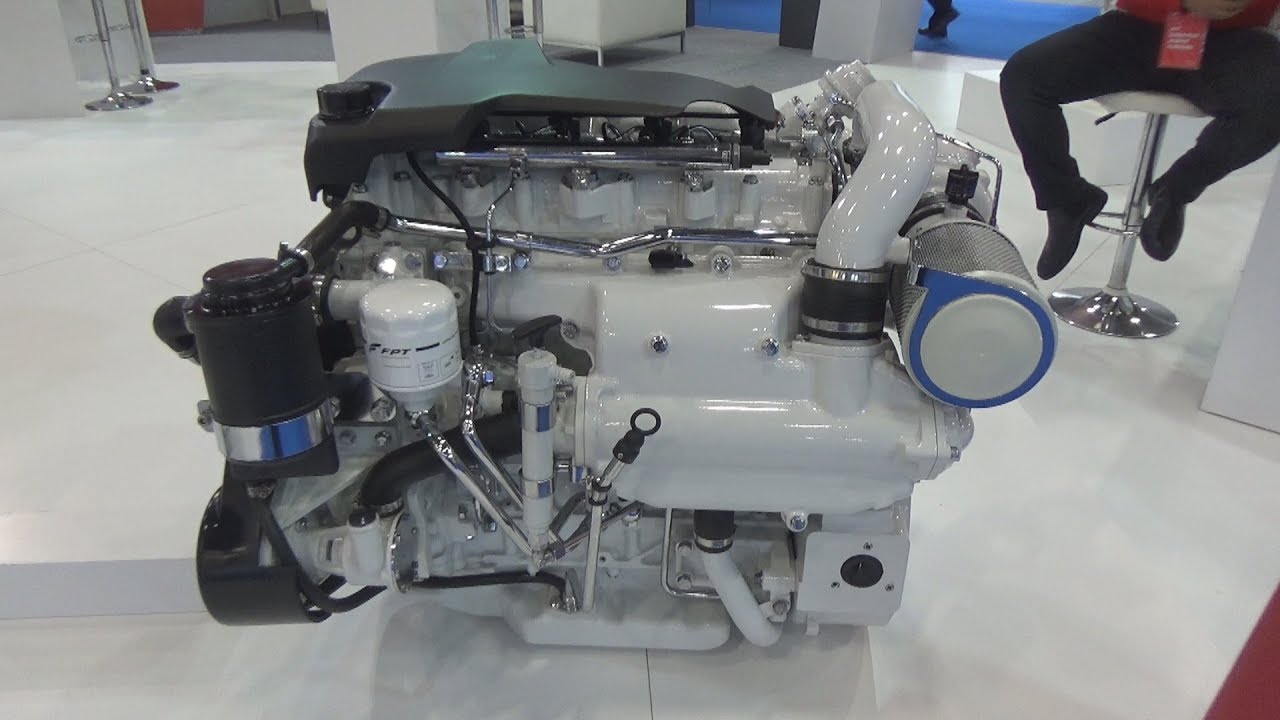 FPT Industrial S30 230 E Engine Exterior and Interior