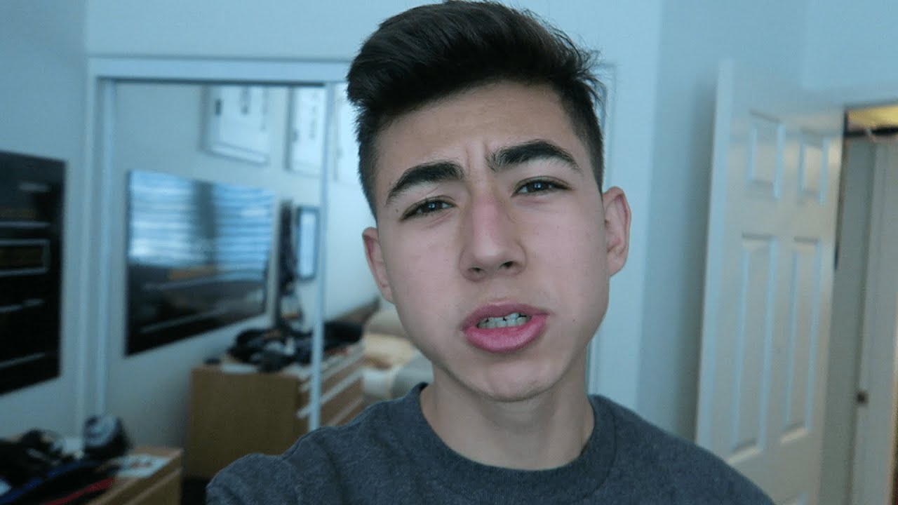 FaZe Attach's GAMING SETUP & ROOM TOUR!