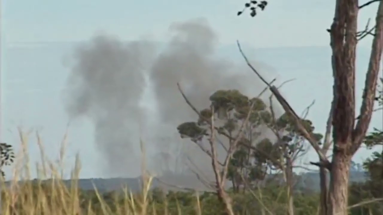 Imagens raras das FAA atacando posi&ccedil;&otilde;es da UNITA com artilharia e ataque de foguetes BM-21 no Huambo
