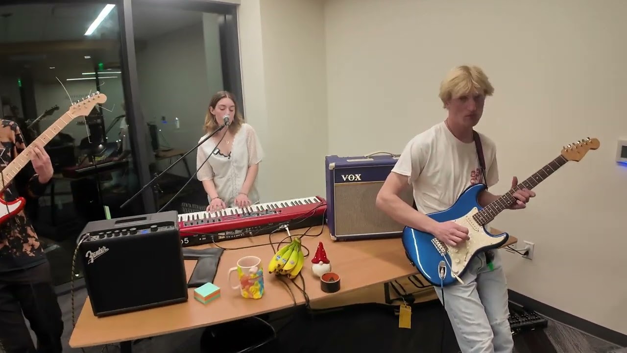 vice versa - NPR Music Tiny Desk Audition
