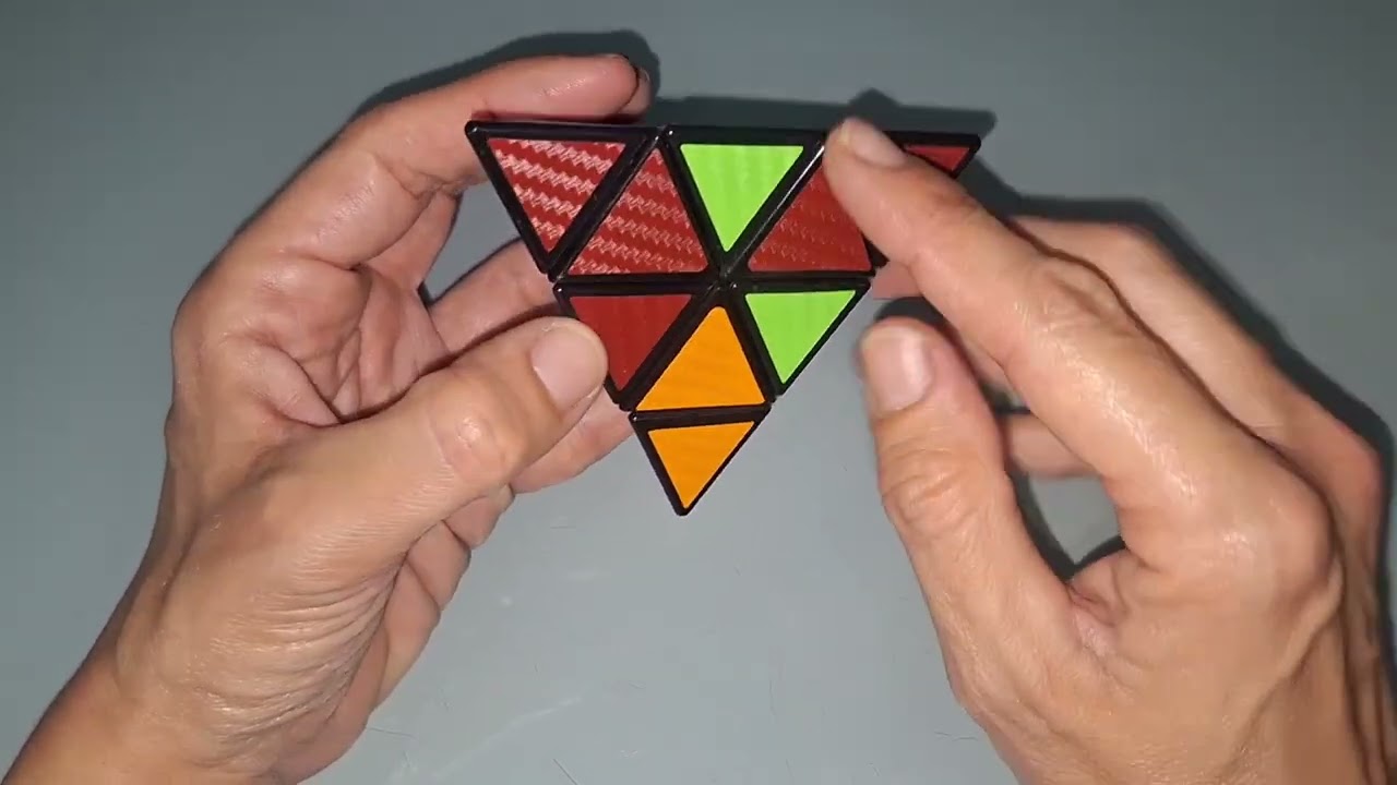 Kako sloziti piramidu (pyraminx)