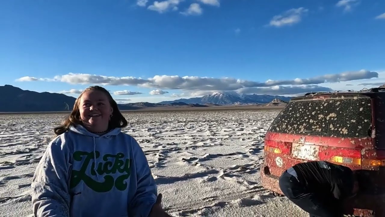 Stuck Over Night In The Salt Flats & No One Wanted to Recover Them.