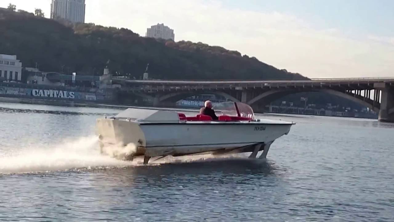 Катер Стрела Волга на подводных крыльях