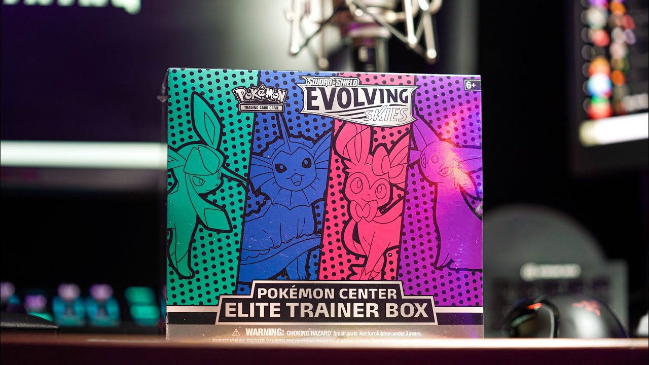 Opening Up the *NEW* Pokemon Center Evolving Skies ETB!!